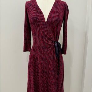 NWOT Express Red and Black Sheath Dress with V-Neck 3/4 Sleeves for Cocktail